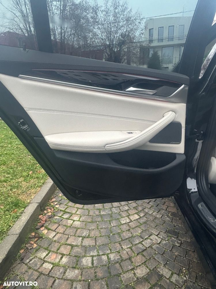 BMW Seria 5 520d xDrive AT MHEV - 8