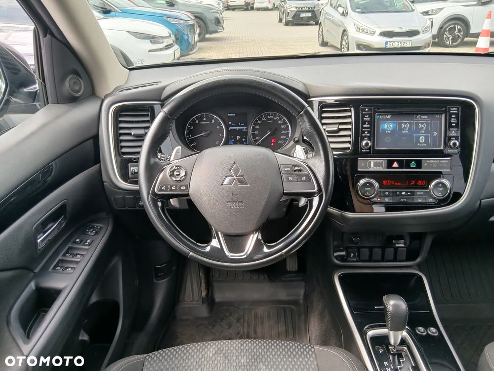 Mitsubishi Outlander 2.0 Intense Comfort 4WD CVT - 11