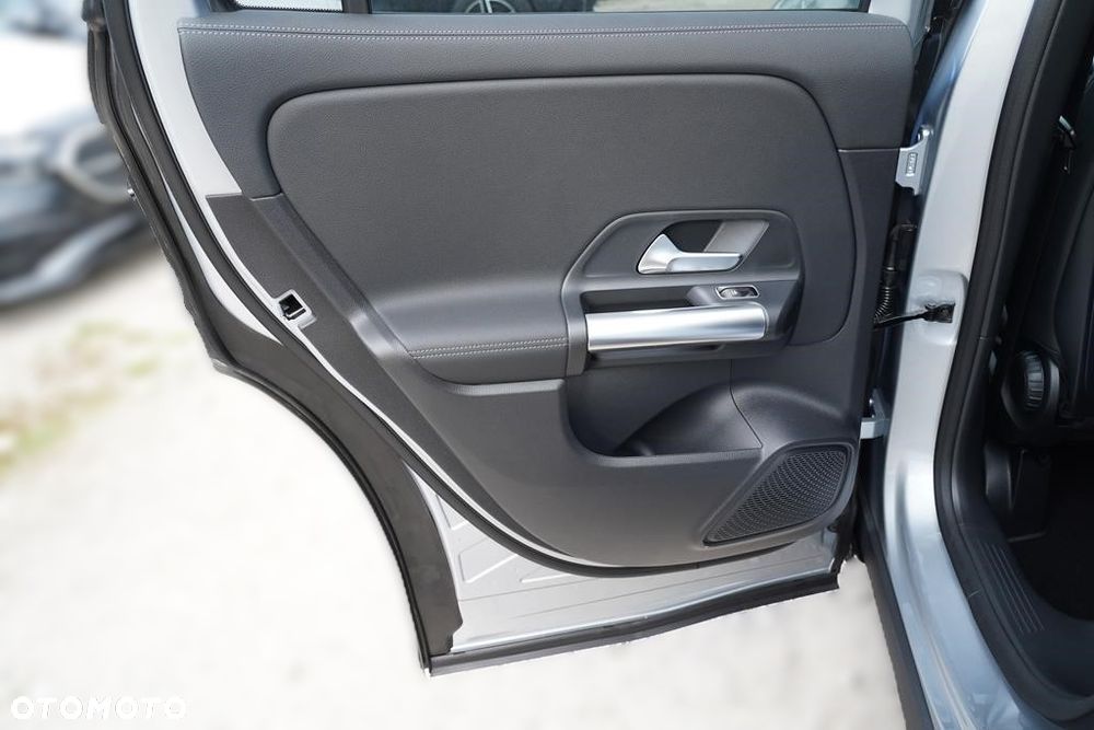 Mercedes-Benz GLA 200 mHEV Progressive 7G-DCT - 8