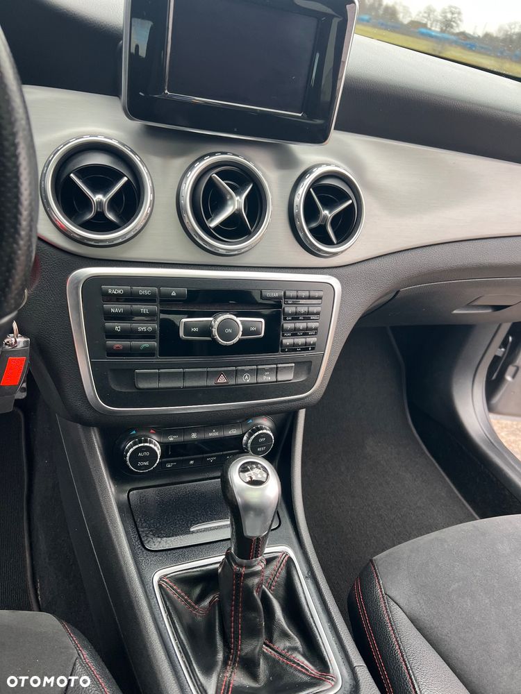 Mercedes-Benz GLA - 21