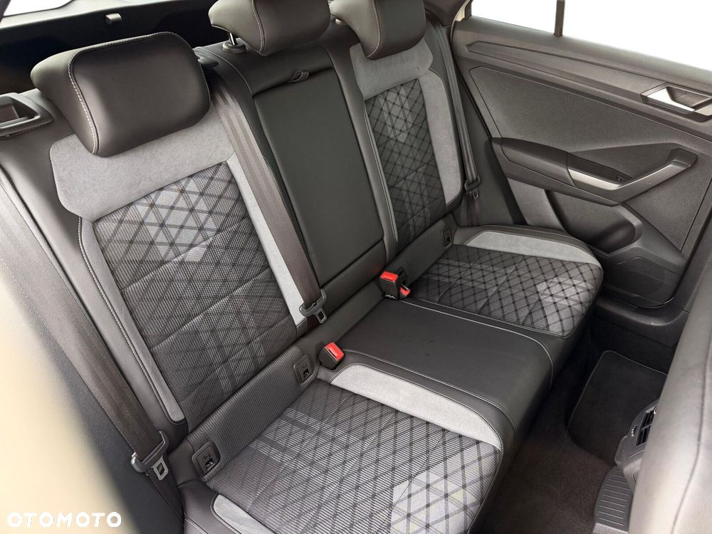 Volkswagen T-Roc 1.5 TSI R-Line DSG - 26