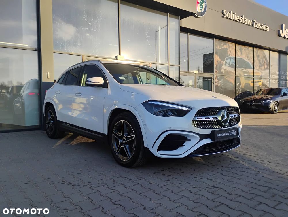 Mercedes-Benz GLA 200 AMG Line - 3