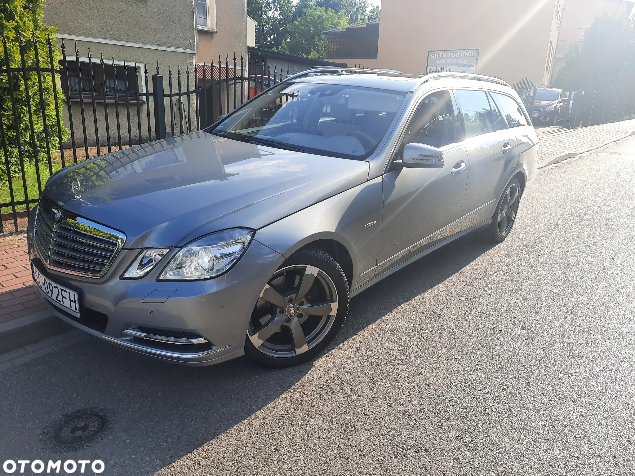 Mercedes-Benz Klasa E 250 T CGI BlueEFFICIENCY 7G-TRONIC - 4