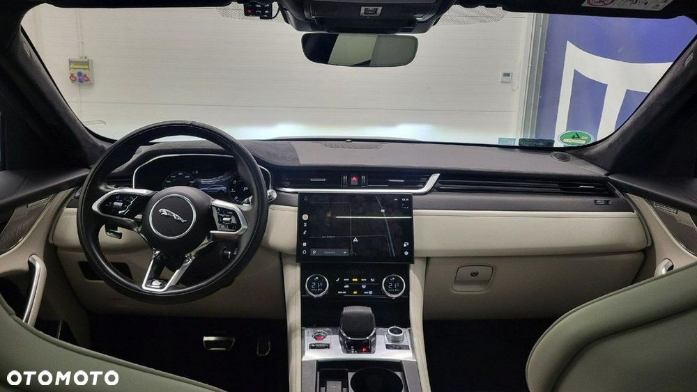 Jaguar F-Pace 5.0 V8 P550 AWD SVR - 16