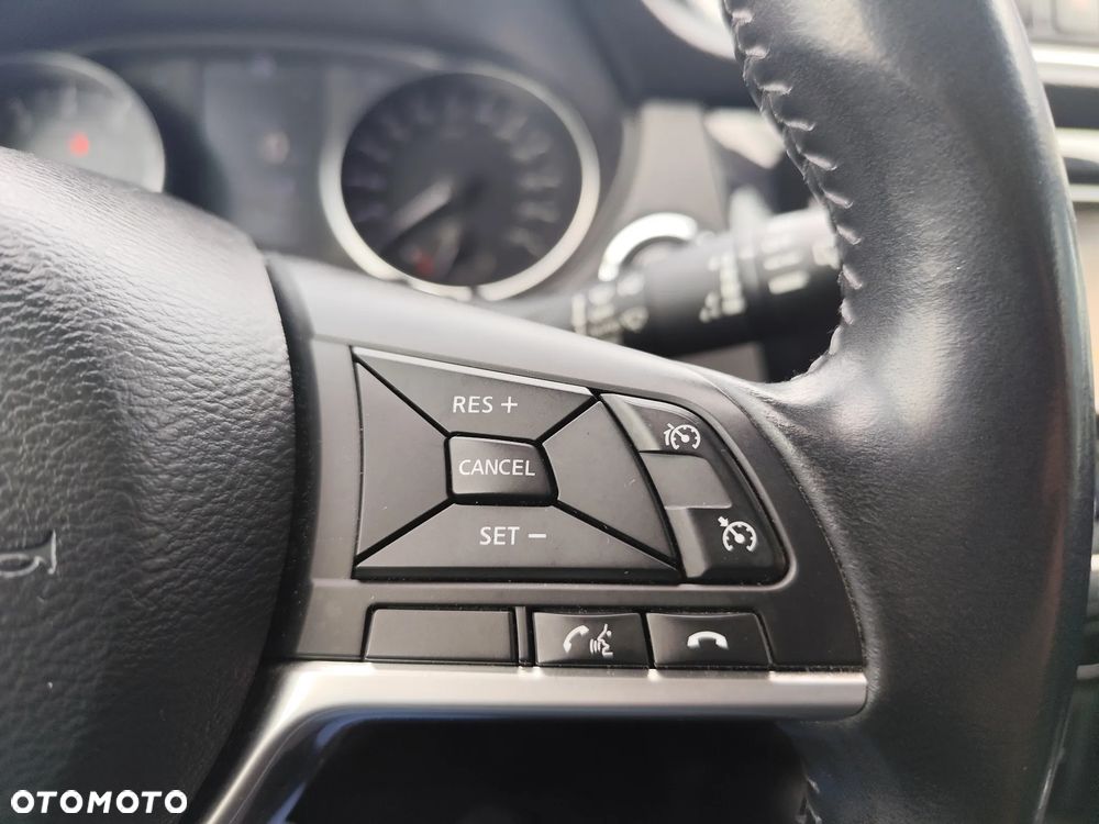 Nissan Qashqai 1.2 DIG-T N-Connecta EU6 - 18