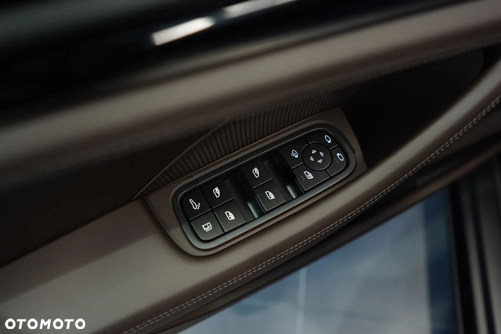Porsche Panamera 4 E-Hybrid - 19