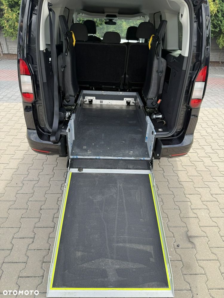 Ford Tourneo Connect Grand - 13