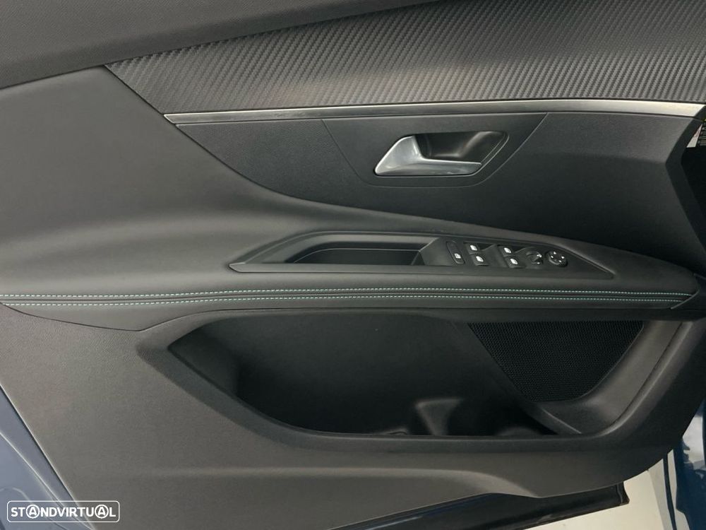 Peugeot 3008 1.2 PureTech Allure - 18