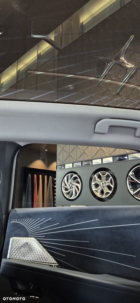 DS Automobiles N°8 - 12