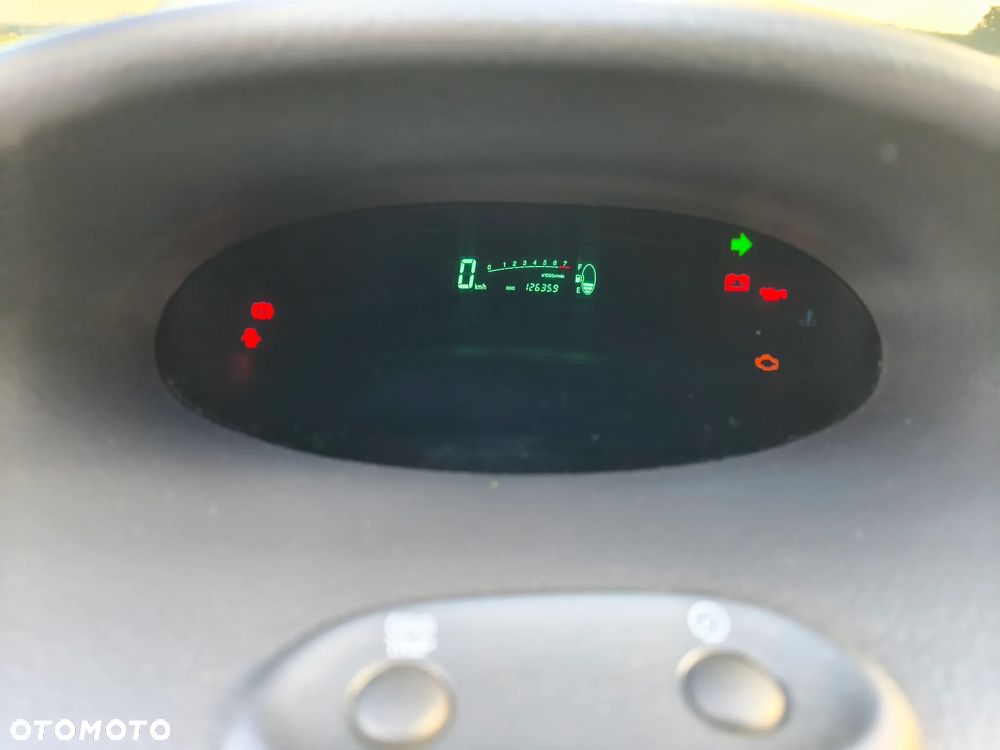Toyota Yaris - 10