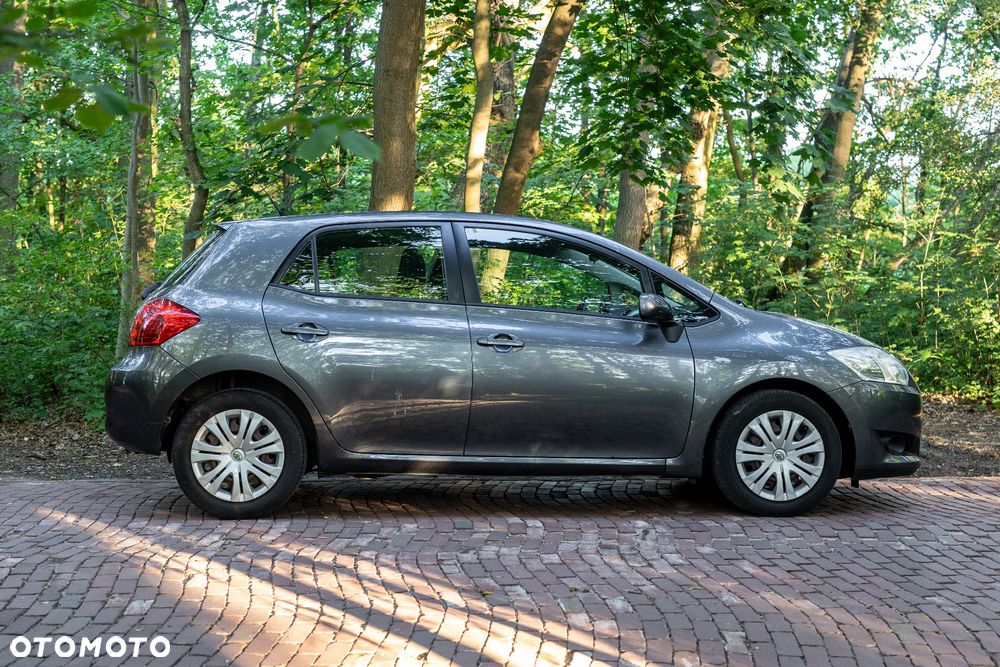 Toyota Auris - 2