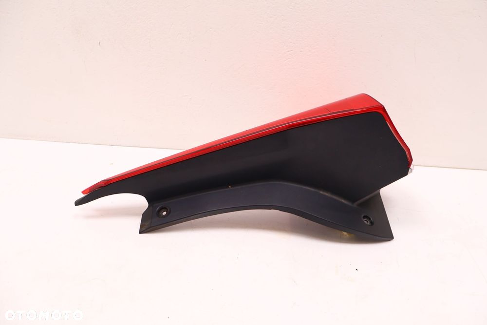 MITSUBISHI ECLIPSE CROSS LAMPA PRAWA TYŁ - 3