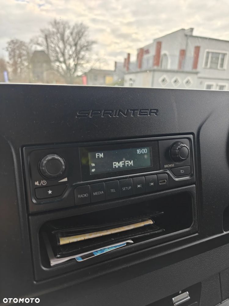 Mercedes-Benz Sprinter - 14