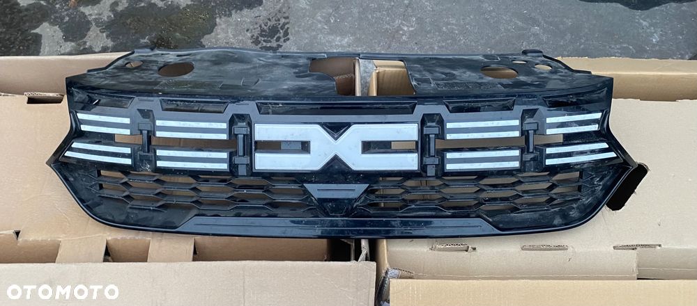 Dacia Sandero 3 III Logan LIFT  ATRAPA chłodnicy GRILL oryginał Wwa - 1