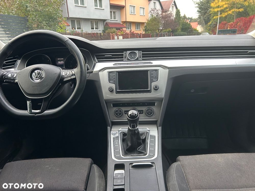 Volkswagen Passat - 8