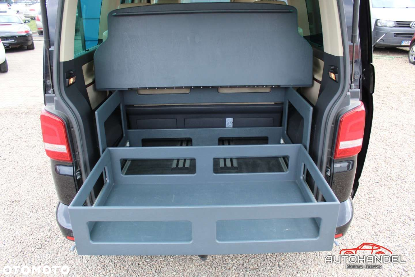 Volkswagen Multivan - 30