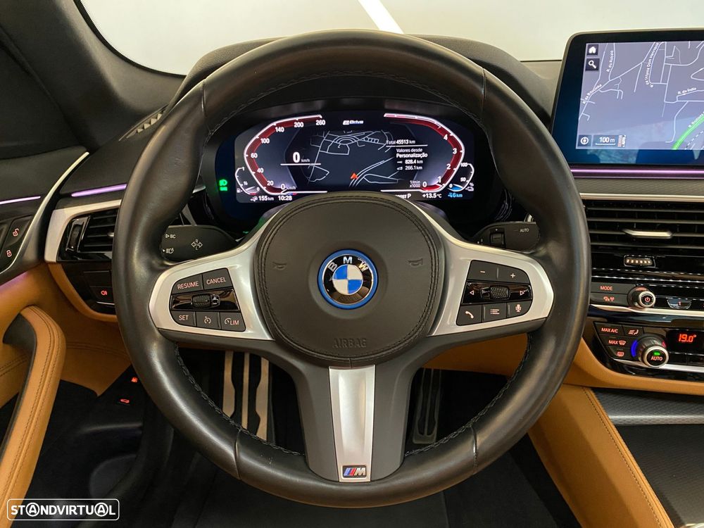 BMW 530 e Pack M - 17