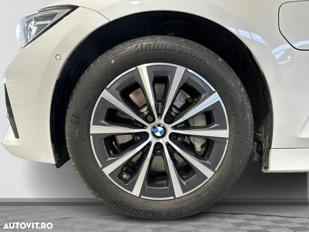 BMW Seria 3 330e Aut. - 12