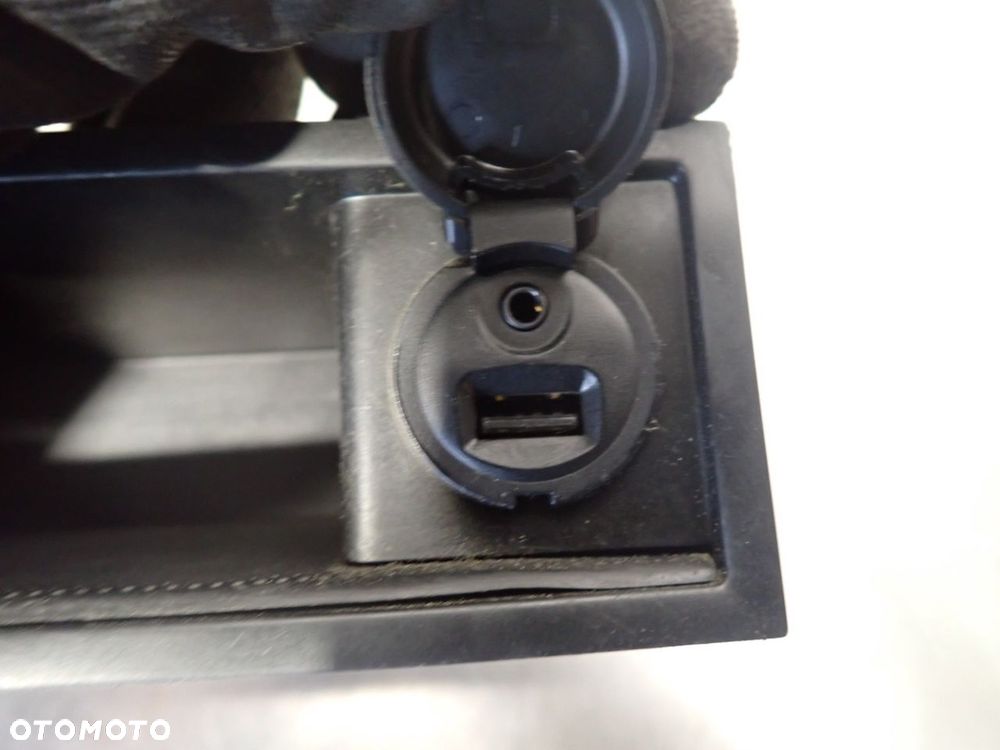 SCHOWEK Z AUX CITROEN BERLINGO II 1.6 - 3