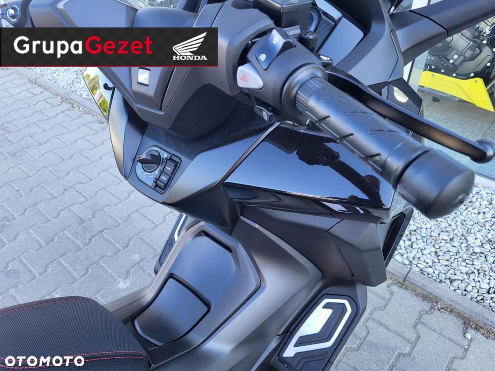 Honda NSS - 12