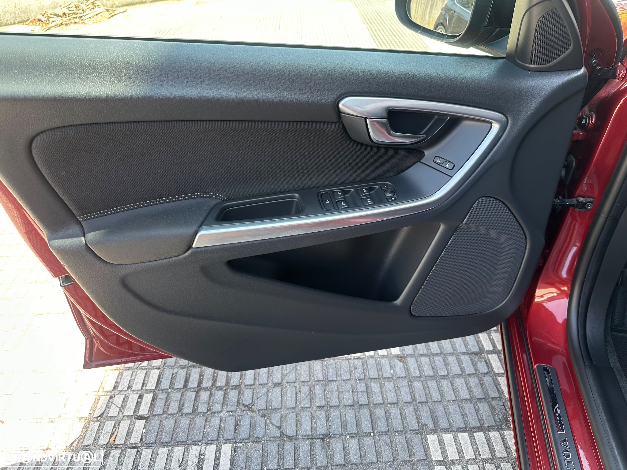 Volvo V60 1.6 D2 Drive Summum Start/Stop - 6