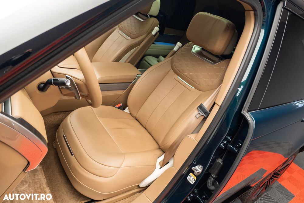 Land Rover Range Rover 4.4 V8 P530 LWB SV - 10