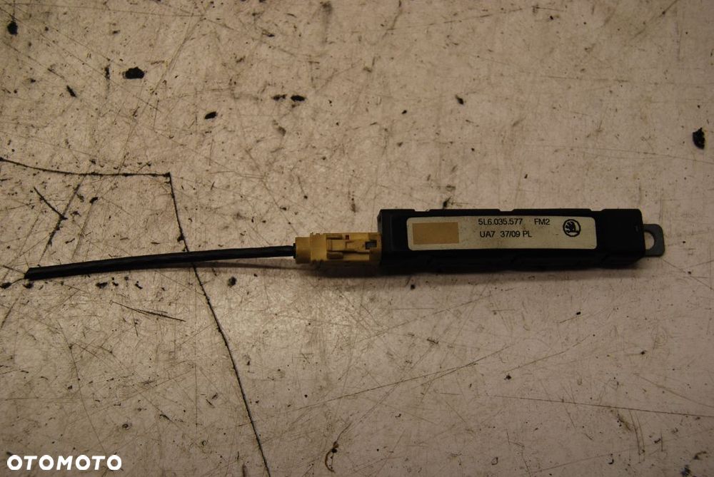 WZMACNIACZ ANTENY 5L6035577A SKODA OCTAVIA II LIFT AUDI SEAT 5L6035577 - 3