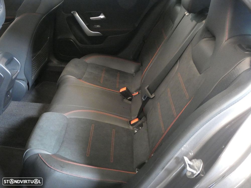 Mercedes-Benz A 180 d AMG Line - 18