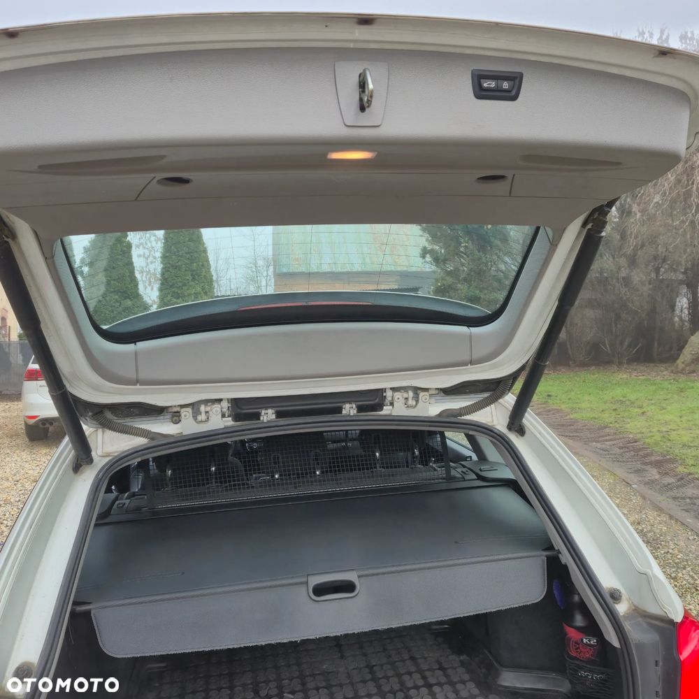 BMW Seria 3 318d Sport Line - 8