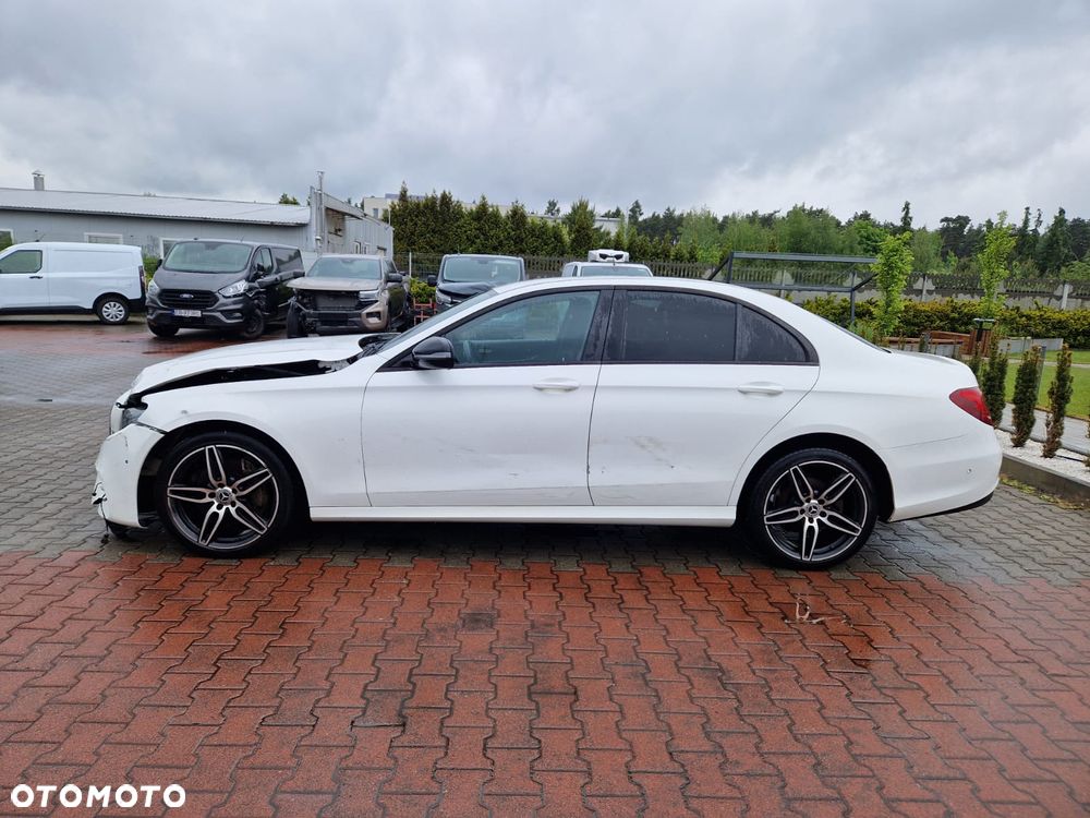 Mercedes-Benz Klasa E 220 d 4-Matic Business Edition 9G-TRONIC - 1