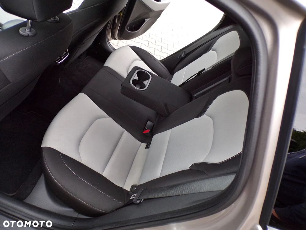 Hyundai i30 blue Kombi 1.6 CRDi Premium - 30