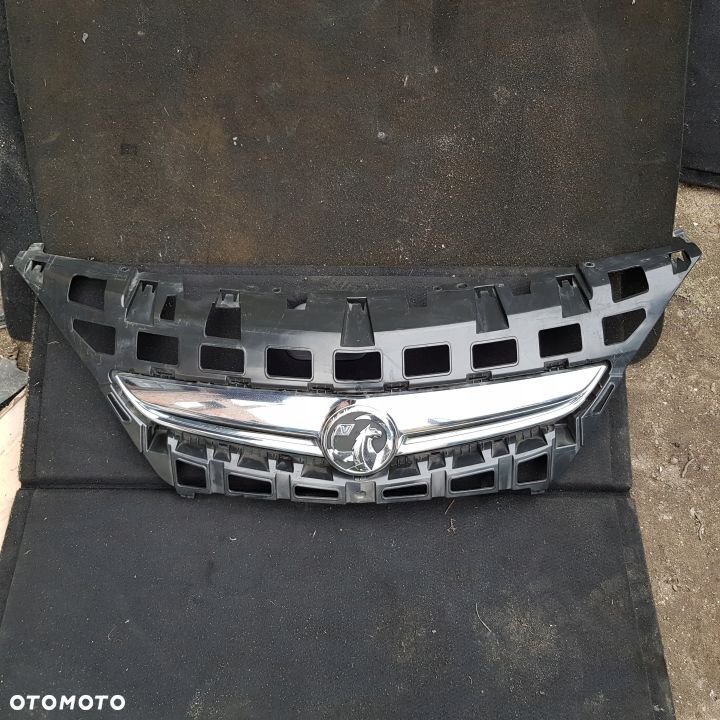 OPEL ASTRA 4 J GTC GRILL - 1