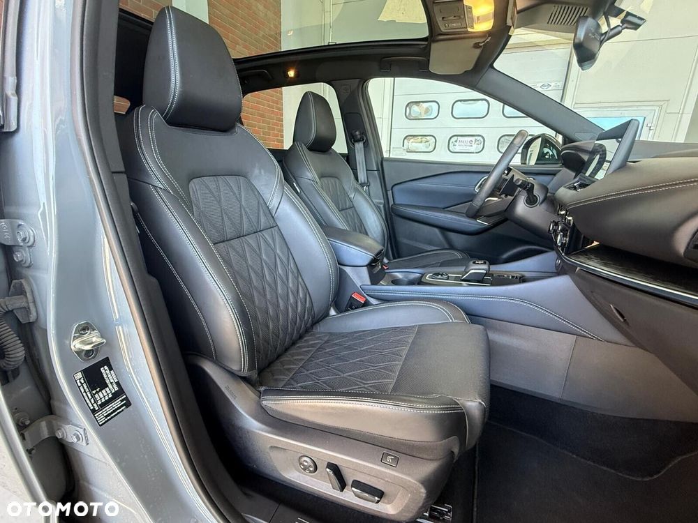 Nissan Qashqai 1.3 DIG-T MHEV 4x4 Tekna+ Xtronic - 12