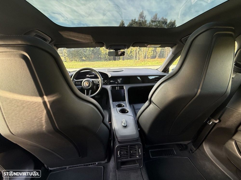 Porsche Taycan - 22