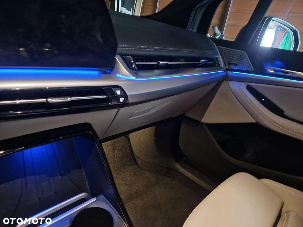 BMW Seria 2 218d sport - 27