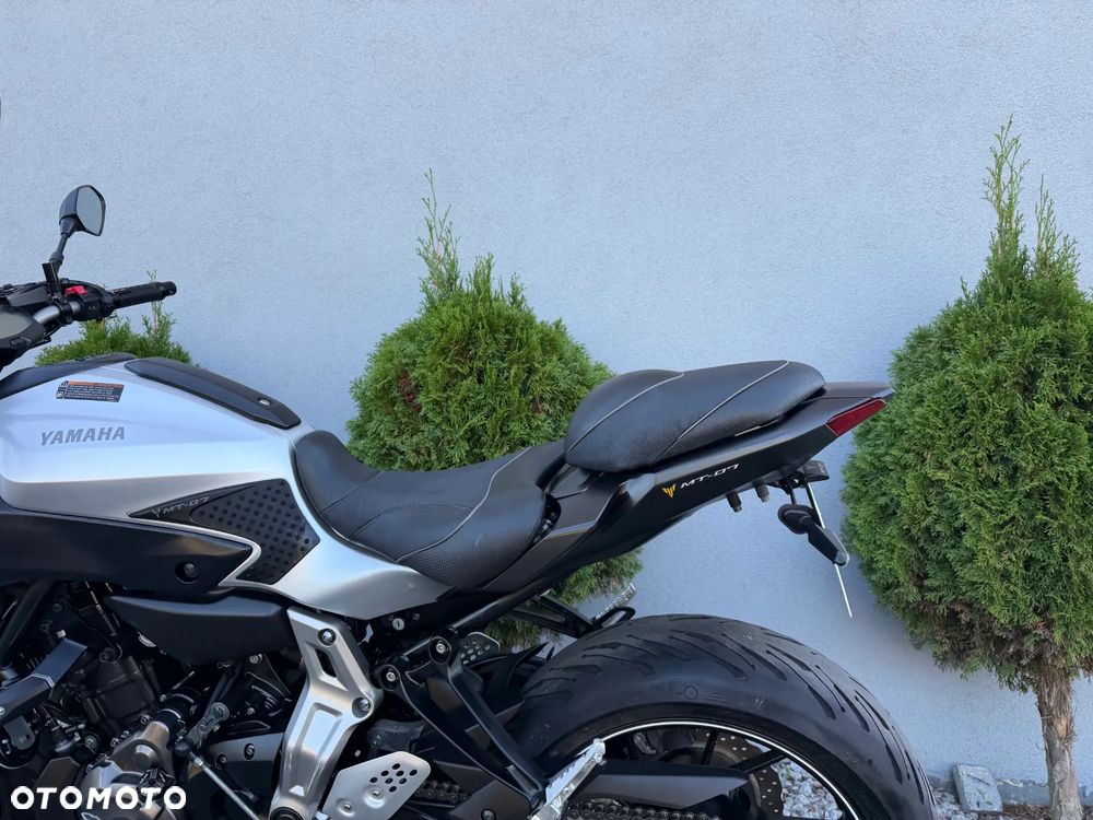 Yamaha MT - 28