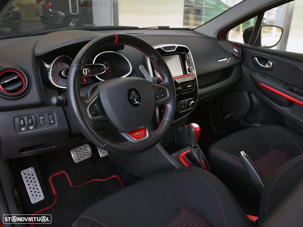 Renault Clio TCe 220 EDC R.S. Trophy - 23