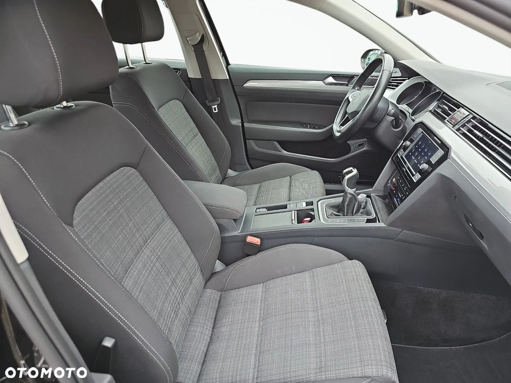 Volkswagen Passat 1.5 TSI EVO Business - 10