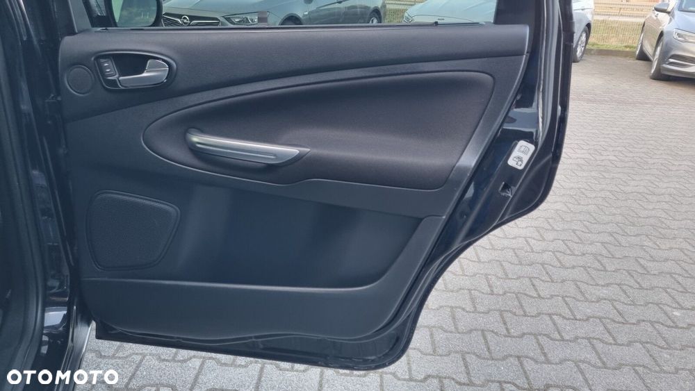 Ford S-Max - 24