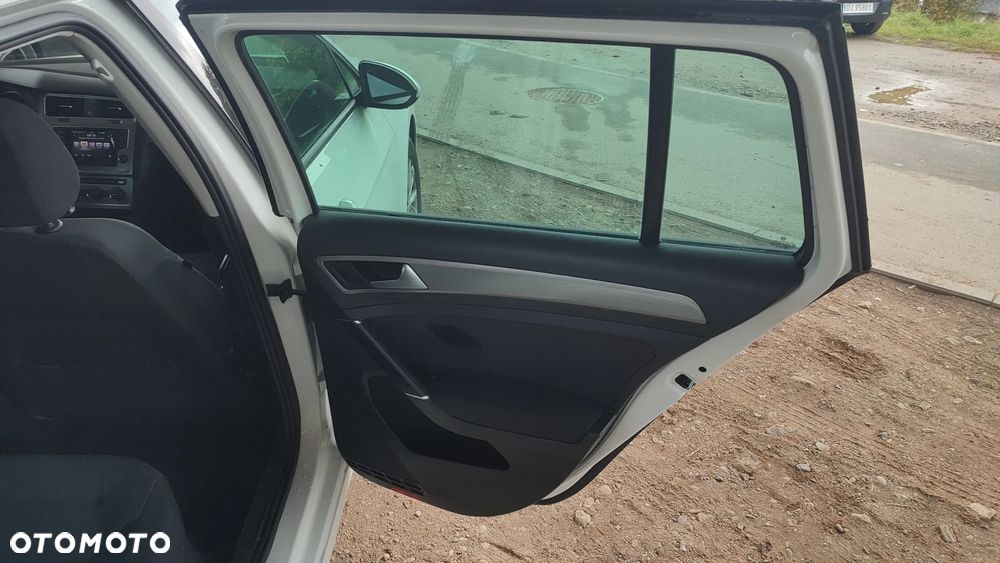 Volkswagen Golf VII 1.2 TSI BMT Comfortline - 30