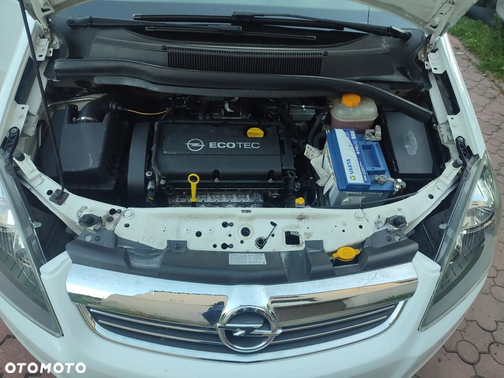 Opel Zafira 1.6 Cosmo - 25