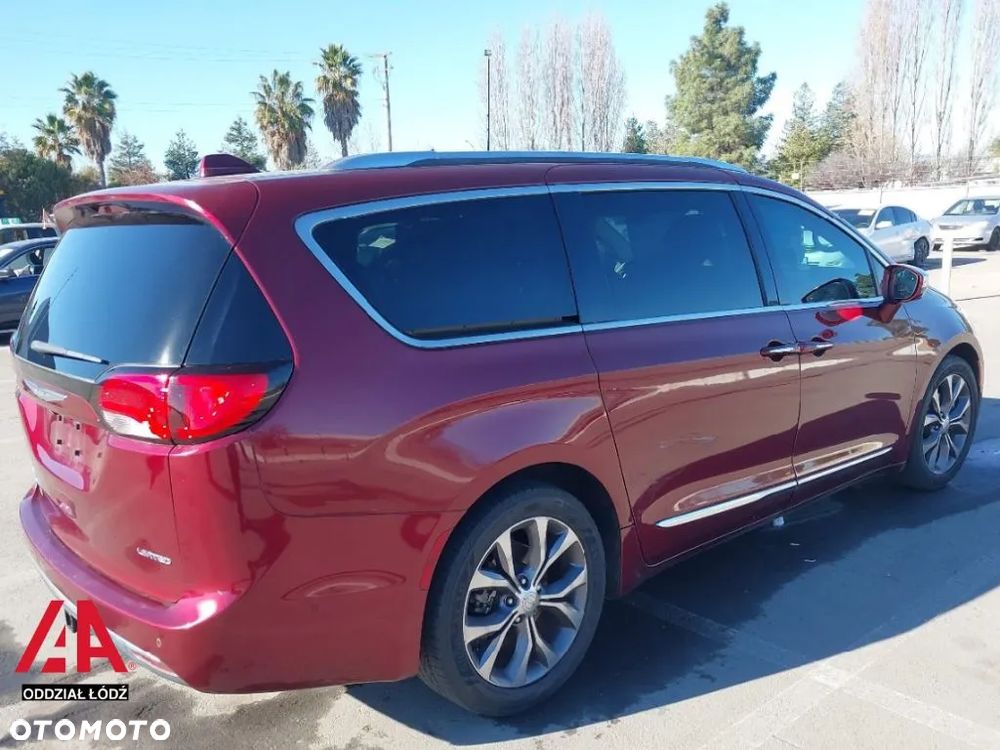 Chrysler Pacifica - 7