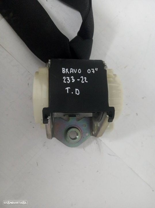 CINTO SEGURANÇA TRASEIRO DIREITO FIAT BRAVO II -F198152300PFSPS0437 - 2