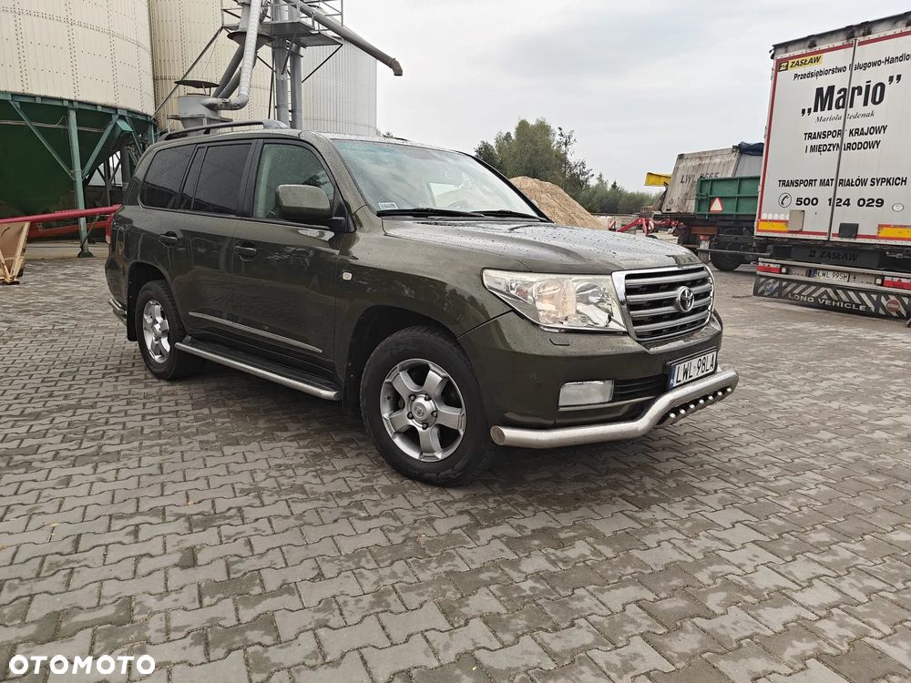 Toyota Land Cruiser - 20