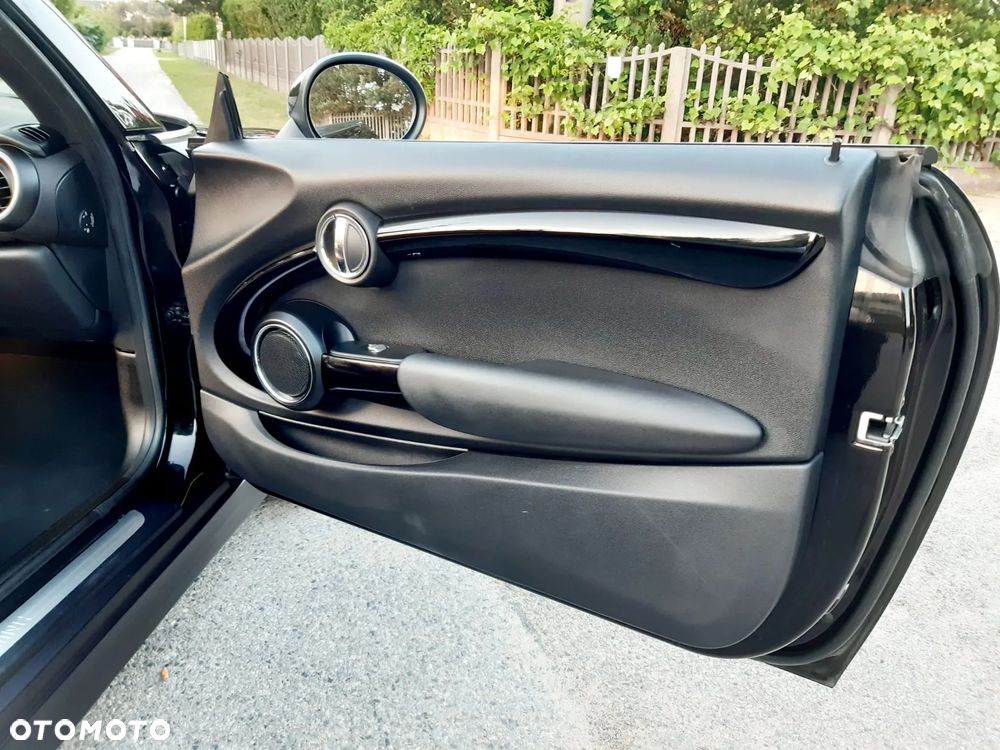 MINI Cooper Standard - 25