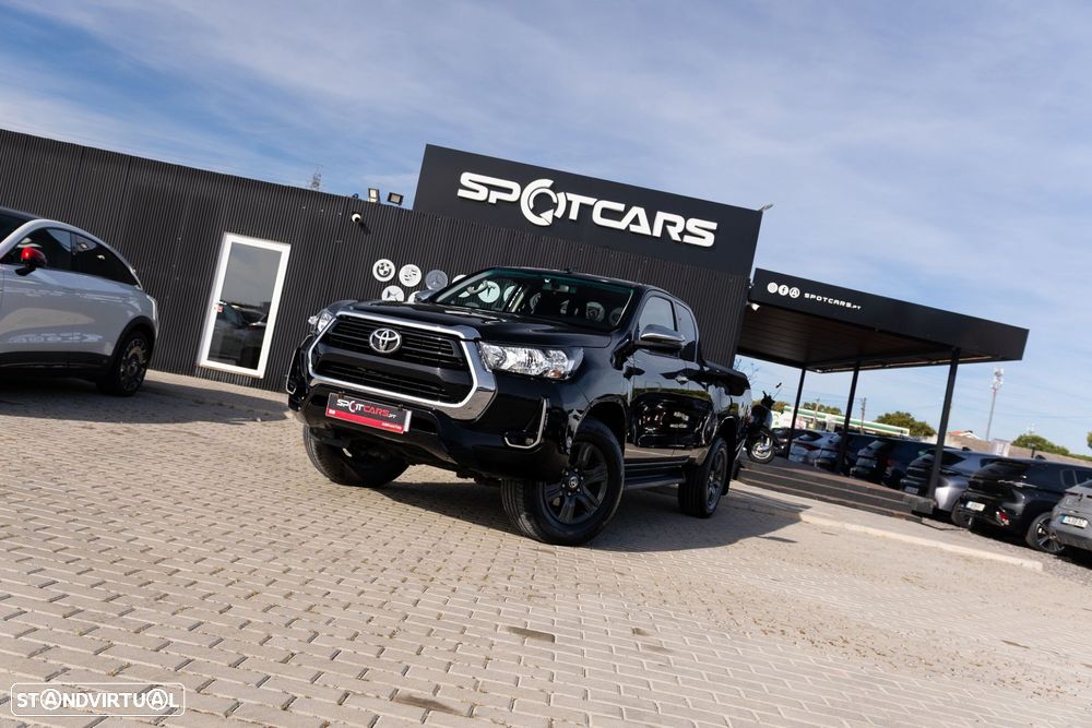 Toyota Hilux 2.4 D-4D 4WD CD Tracker S CA - 1