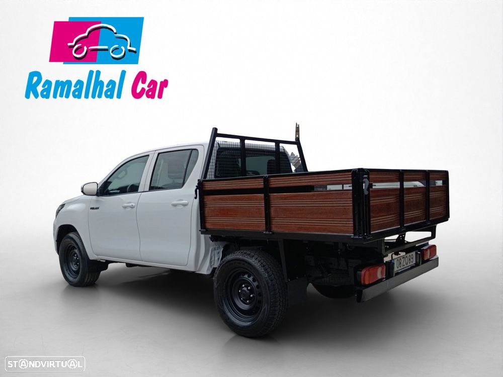 Toyota Hilux 2.4 D-4D 2WD CD CM - 8