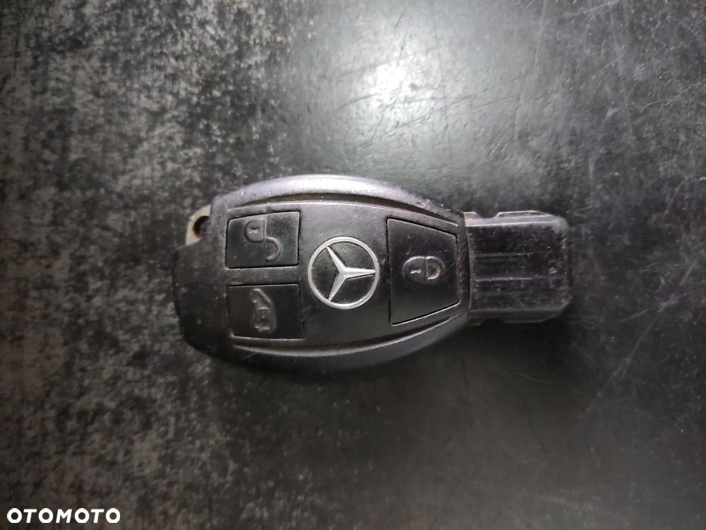MERCEDES BENZ VITO II KLUCZYK PILOT RYBKA - 1
