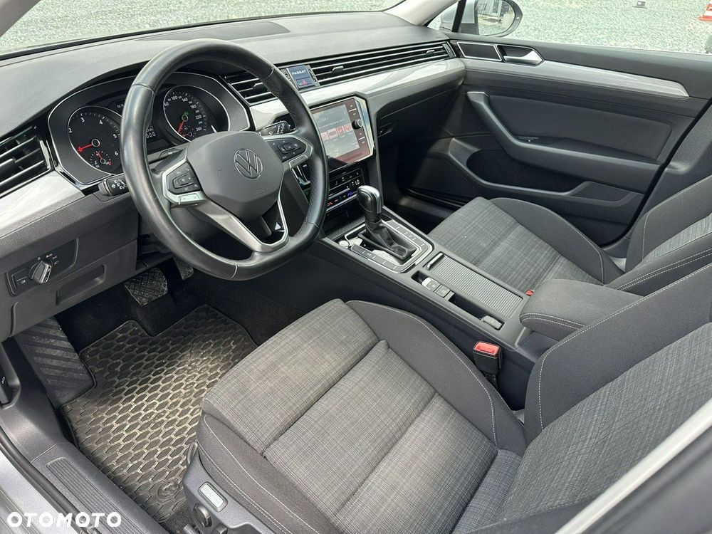 Volkswagen Passat - 15