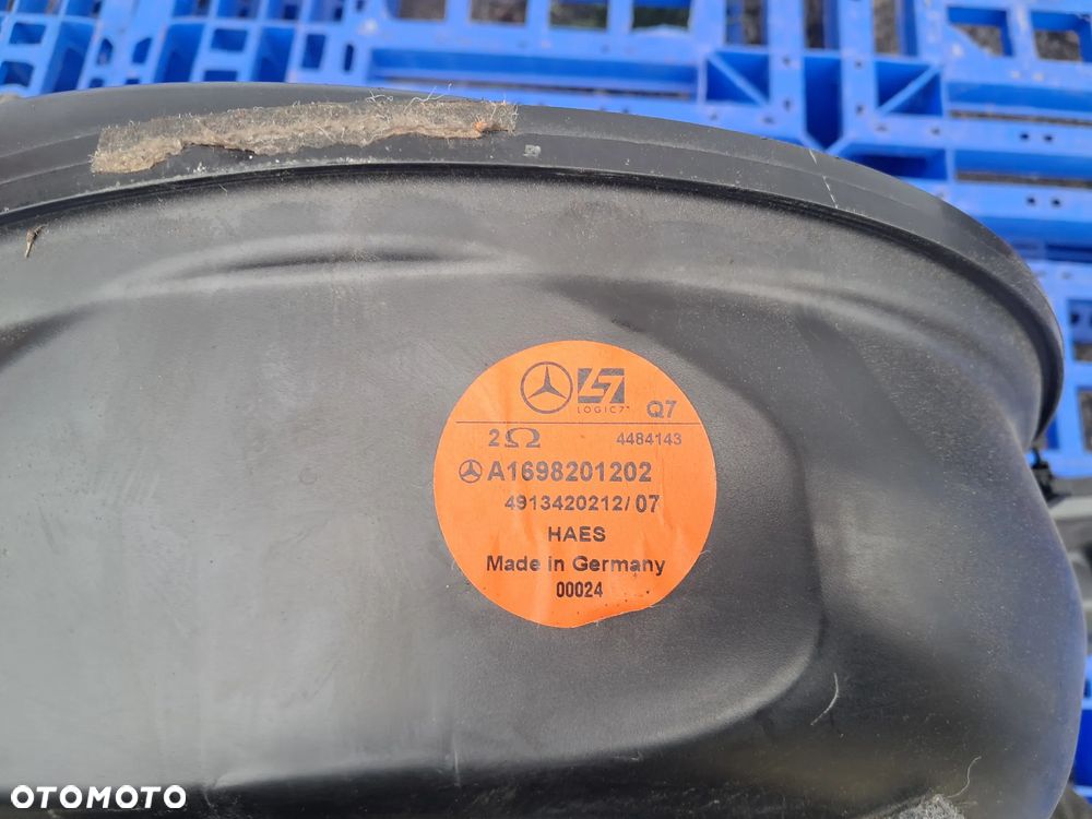 Mercedes-Benz A200 W169 2.0 Benzyna Subwoofer A 169 820 12 02 - 4